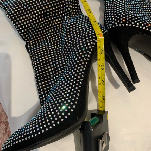 SOLD.                                                     New. - Picture 4 of 5